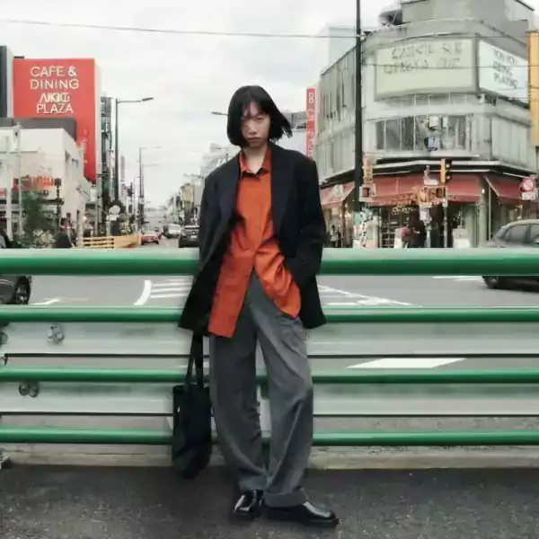 Loading the media file...