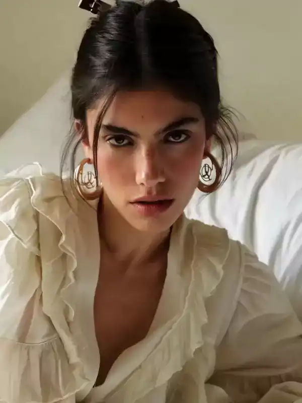 Loading the media file...