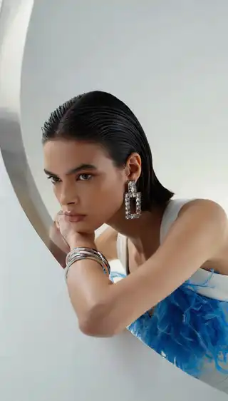 Loading the media file...